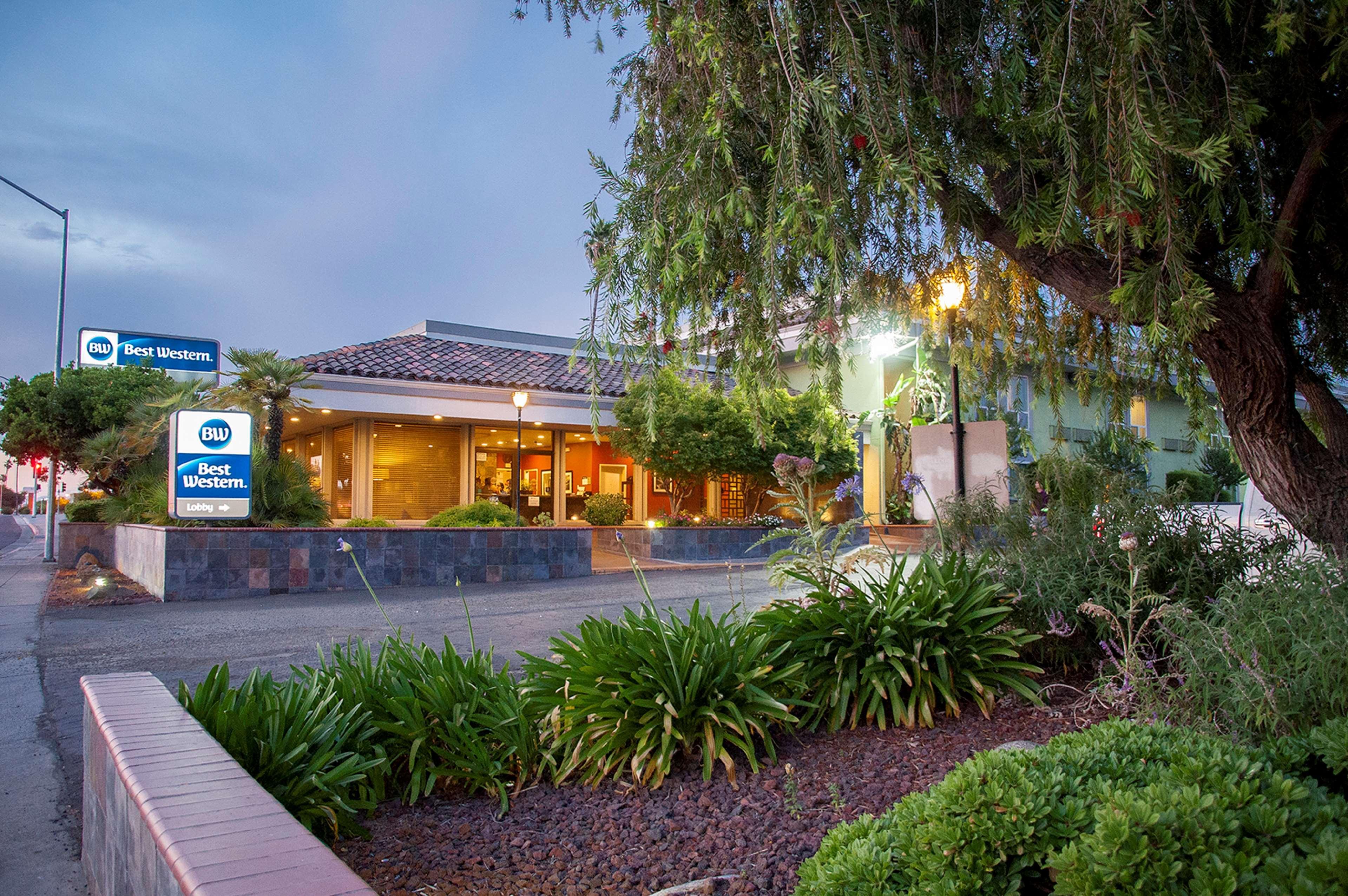 Best Western Village Inn Fresno Exterior photo
